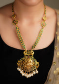 Vrinda Taranga Nakashi Gold Finish Haar