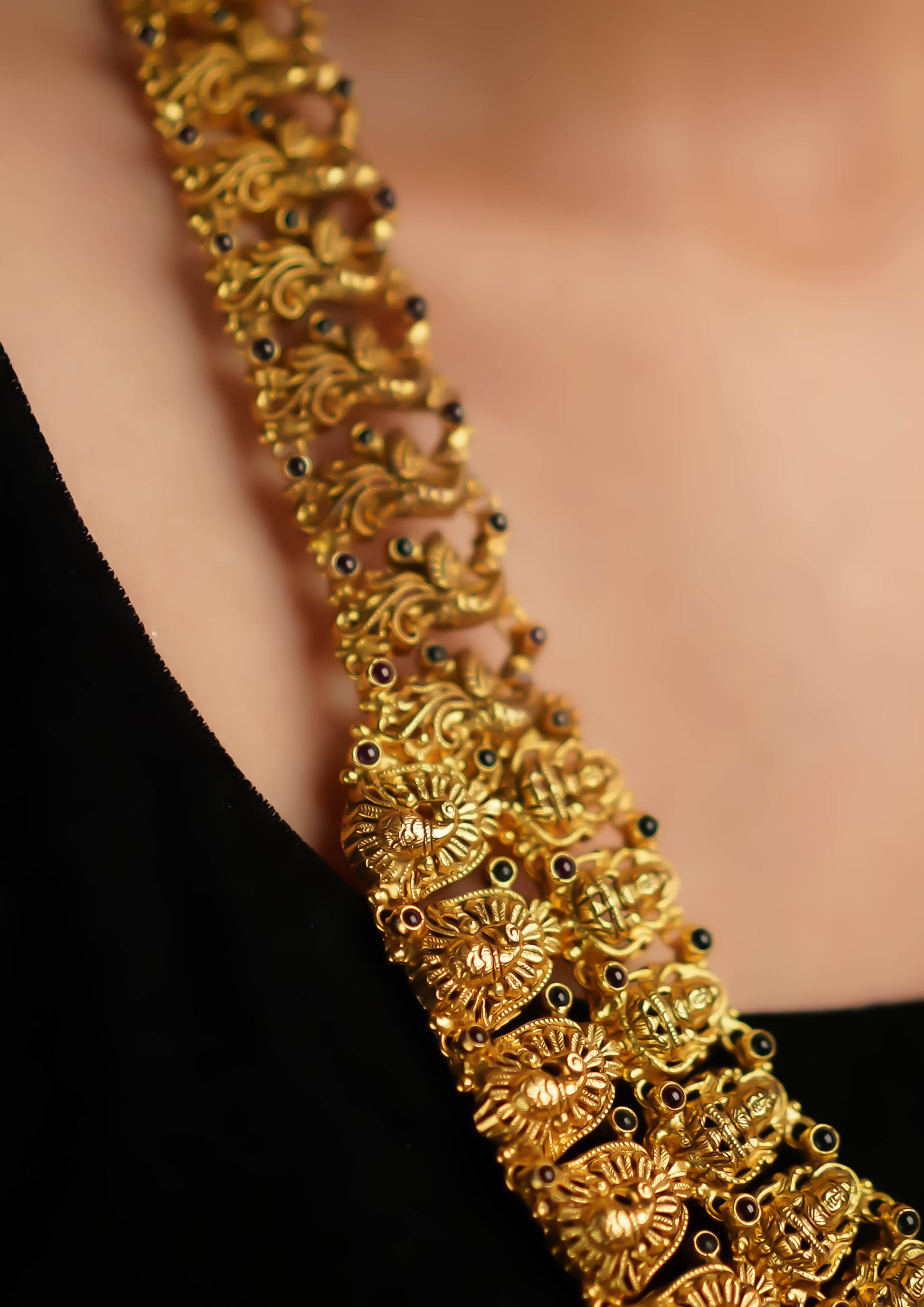 Svarna Malini Nakashi Gold Finish Haar