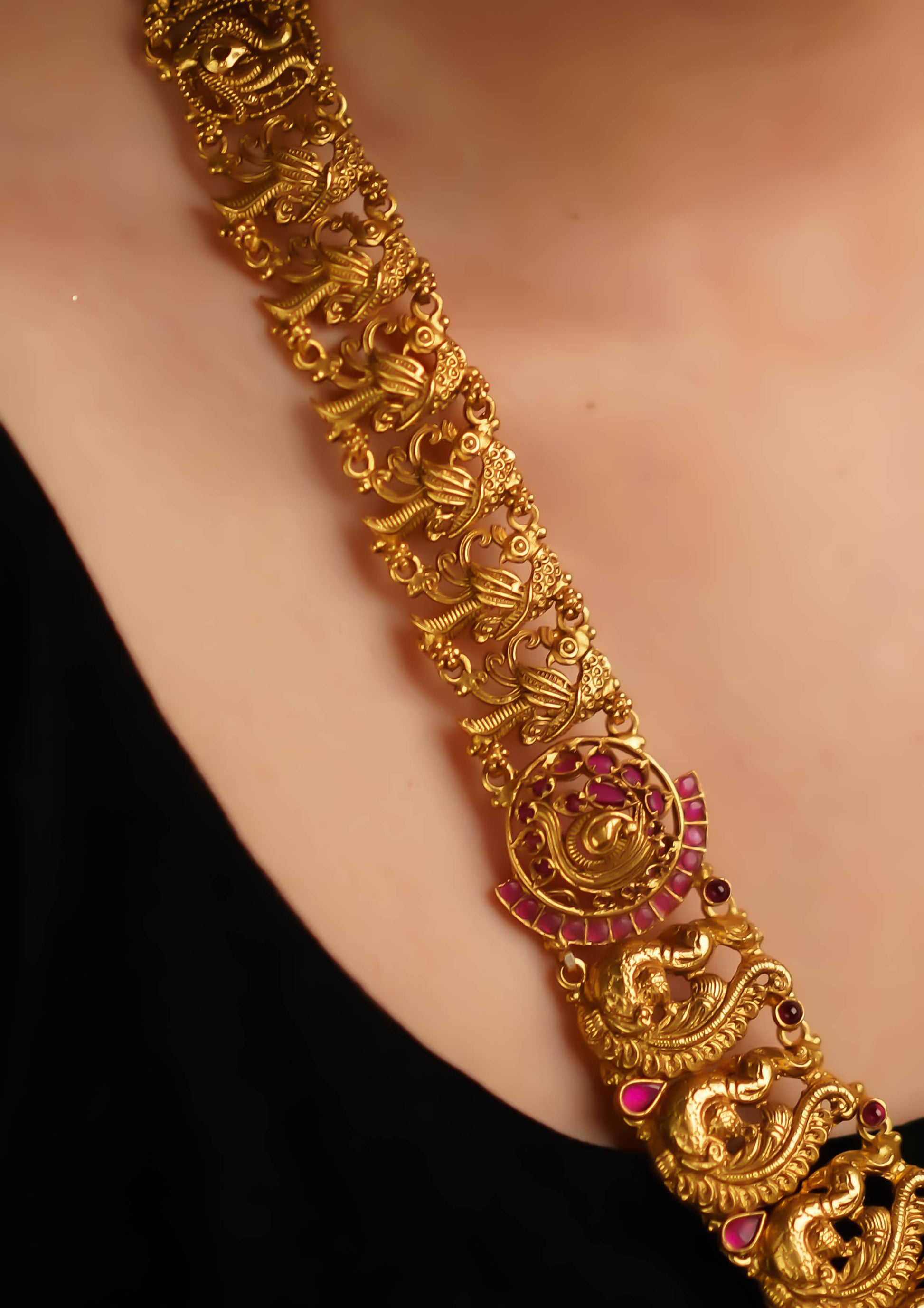 Indra Rekha Nakashi Gold Finish Haar
