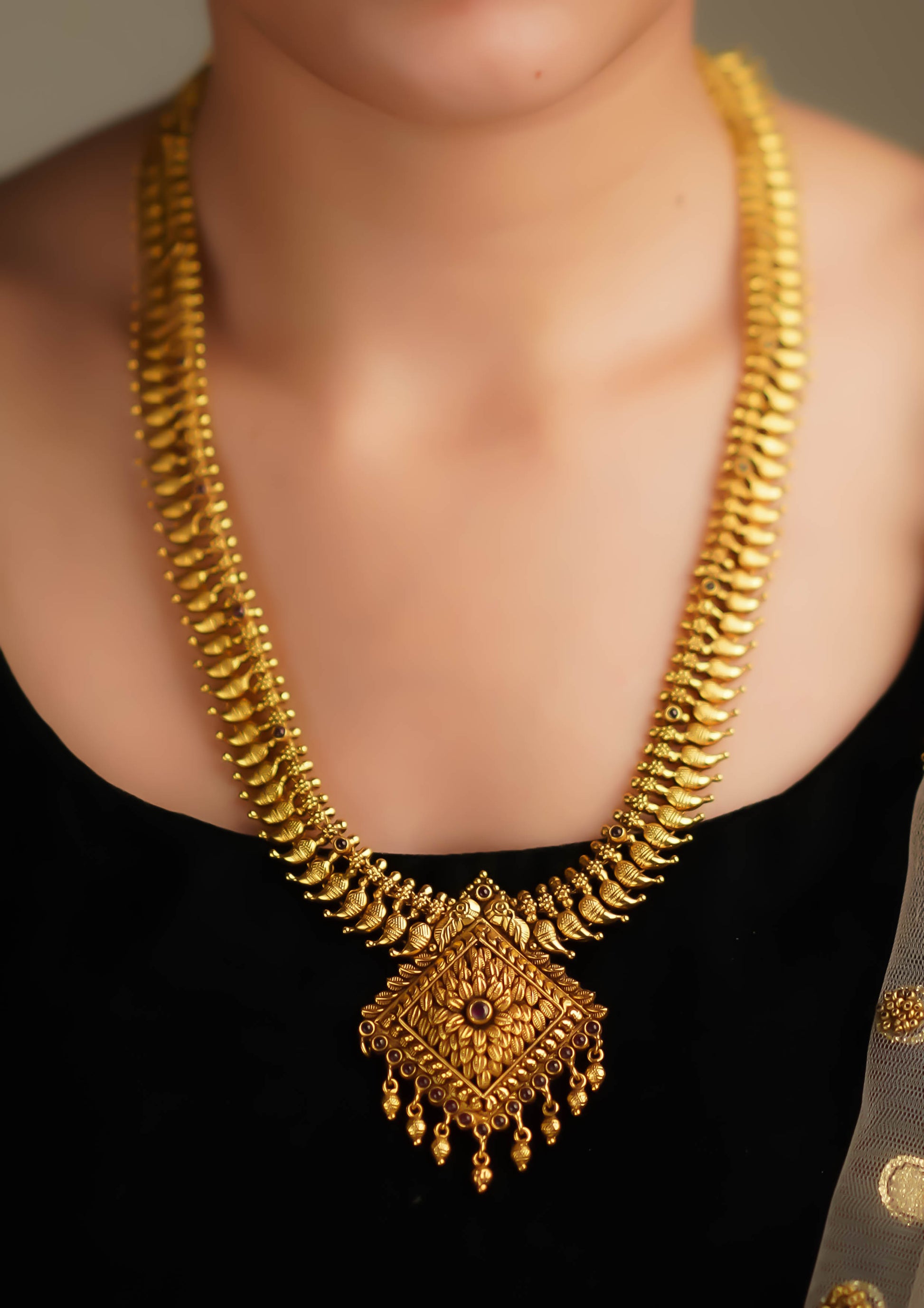 Nitya Shobhit Nakashi Gold Finish Haar