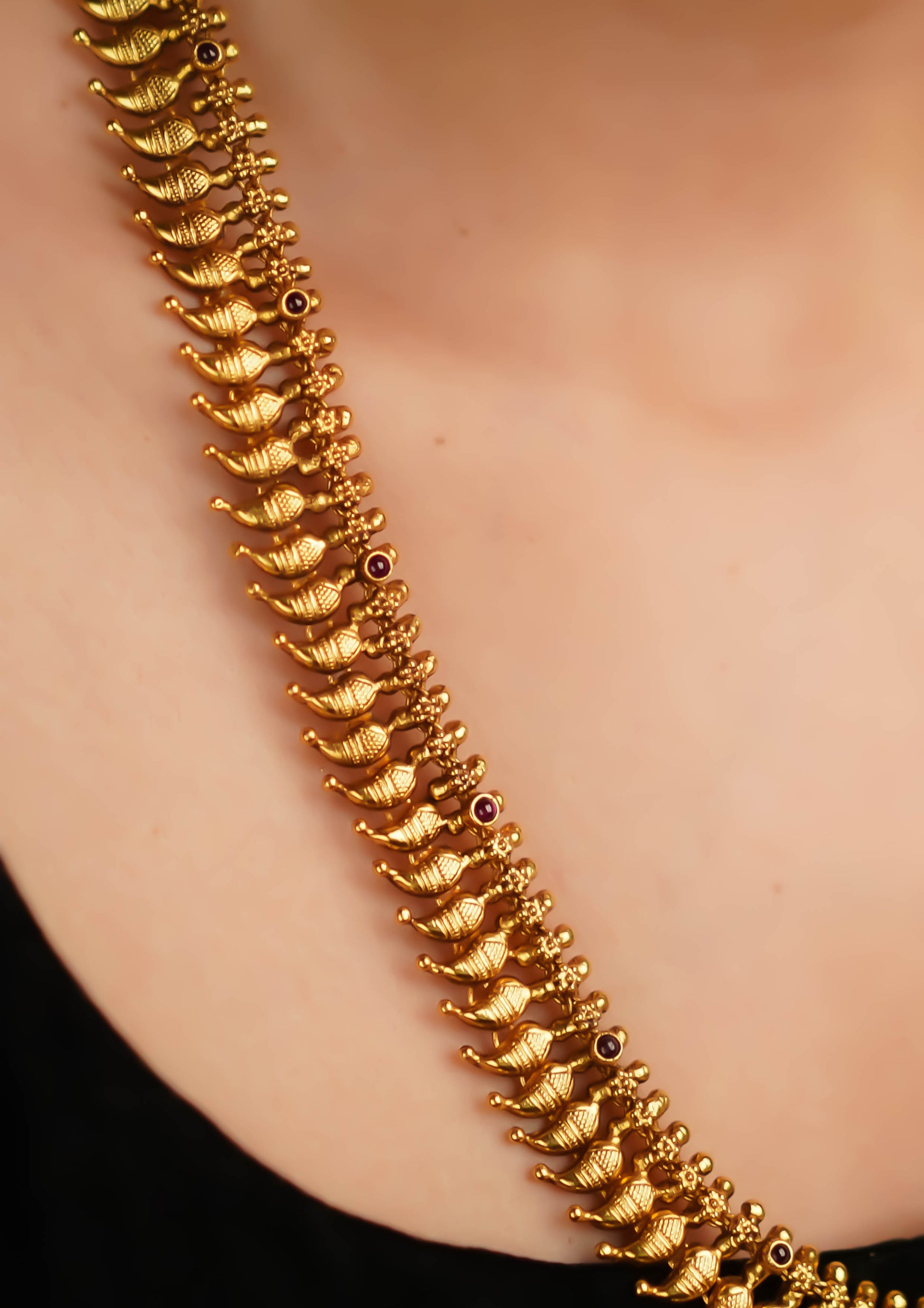 Nitya Shobhit Nakashi Gold Finish Haar