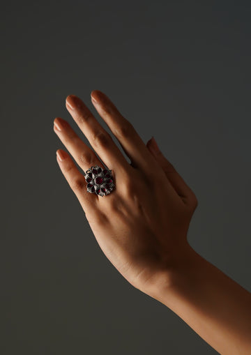 Madhura Anguli Kundan Oxidized Silver Finish Ring with Stonework