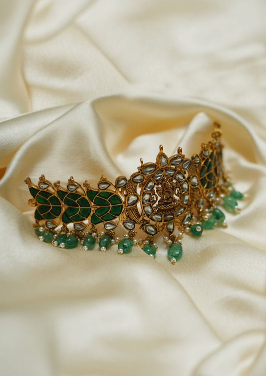 Svarna Nupura Kundan Gold Finish Choker